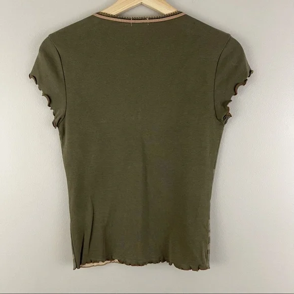 !SOLD! FANG Vintage Y2K Green Camo V Neck Flutter Sleeve Butterfly Graphic Tee - Picture 7 of 8